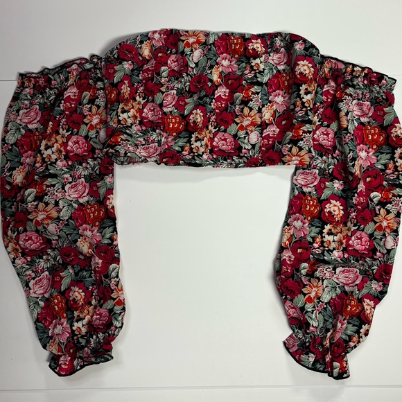 305. Vibrant Floral Off-Shoulder Crop Top - Picture 2 of 4